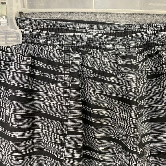 Athleta Running Shorts Women S Gray Black Pockets - Picture 5 of 7